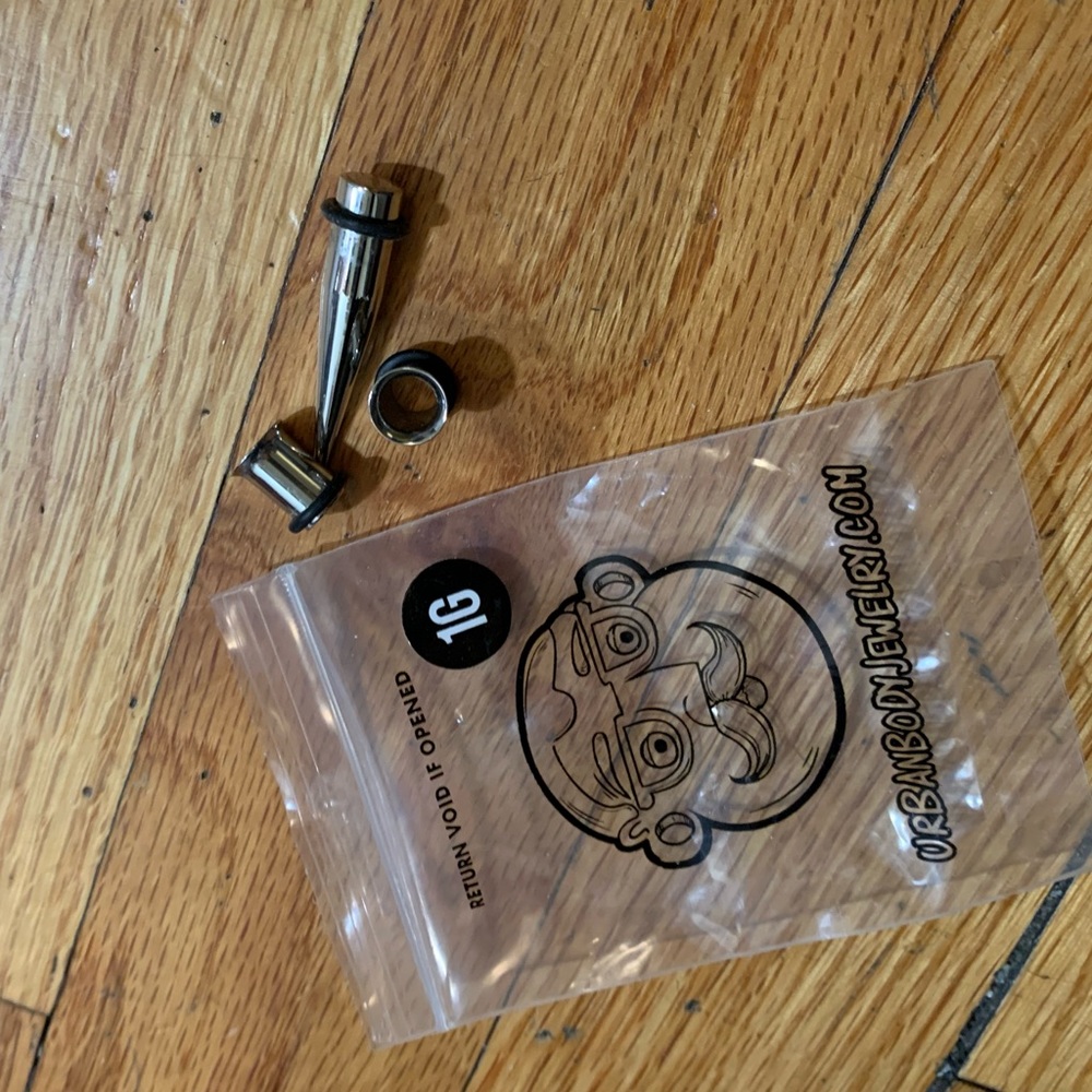 1g taper and tunnel set; stainless sterilized